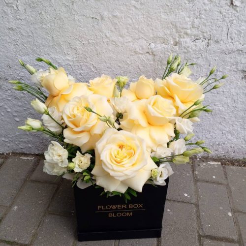 Композиция из кремовых французских роз "Моя нежность"