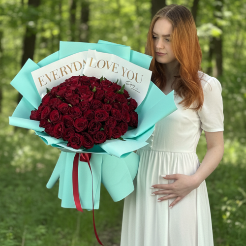 Букет-гигант из 51 красной розы (Размер M)