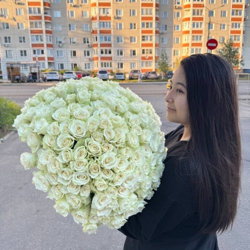Букет из 101 белой розы Кения (размер L)