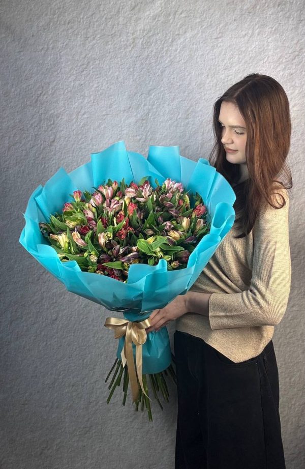 Сочный букет из яркой альстромерии (ХL)