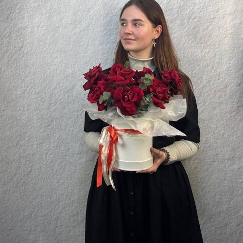 Элегантная коробка с французскими розами