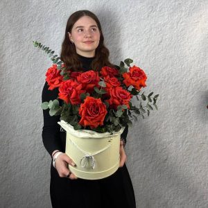 Элегантная коробка с французскими розами (М)