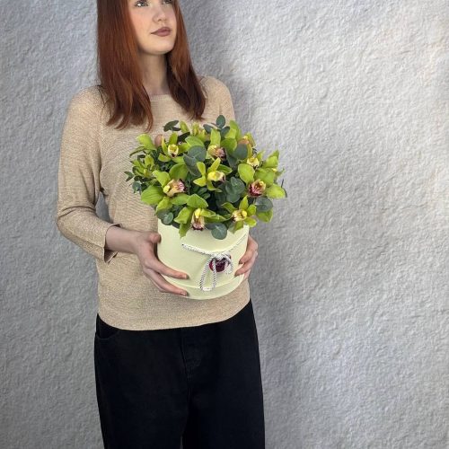 Элегантная коробка с орхидеей