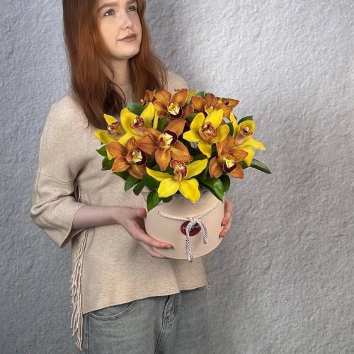 Элегантная коробка с орхидеей