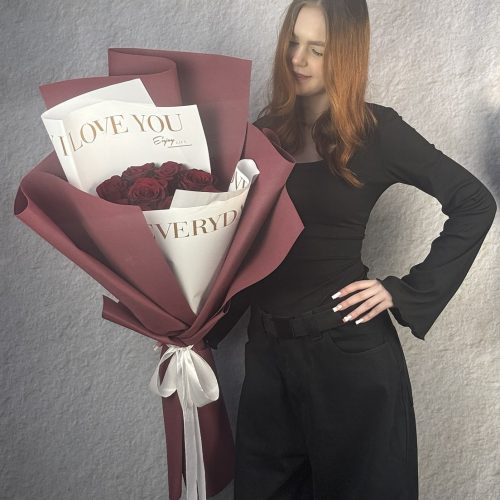 Букет-гигант премиальных эквадорских роз сорт Эксплоуэр (S)