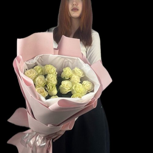 Букет-гигант из белых роз (Размер М)