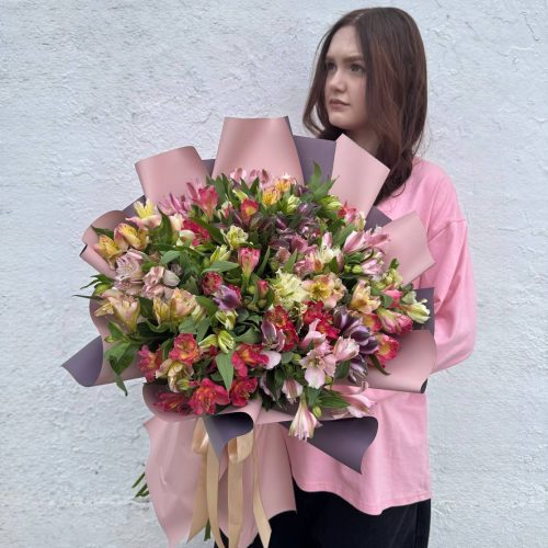 Сочный букет из яркой альстромерии (L)