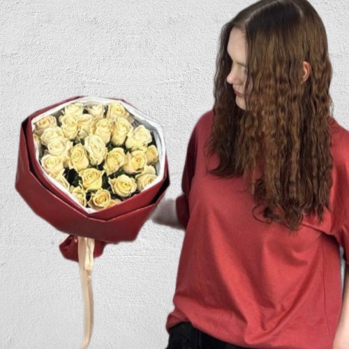 Букет из 25 кремовых роз Шармант Кения (S)