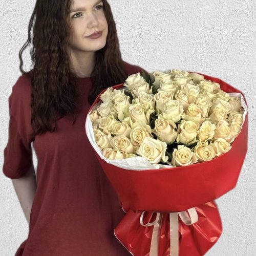 Букет из 51 кремовой розы Шармант Кения (M)