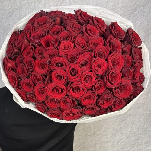 Букет из 101 бордовых роз Эксплоуэр Эквадор