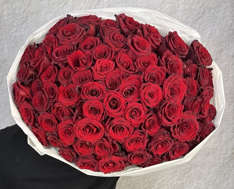 Букет из 101 бордовых роз Эксплоуэр Эквадор — изображение 2