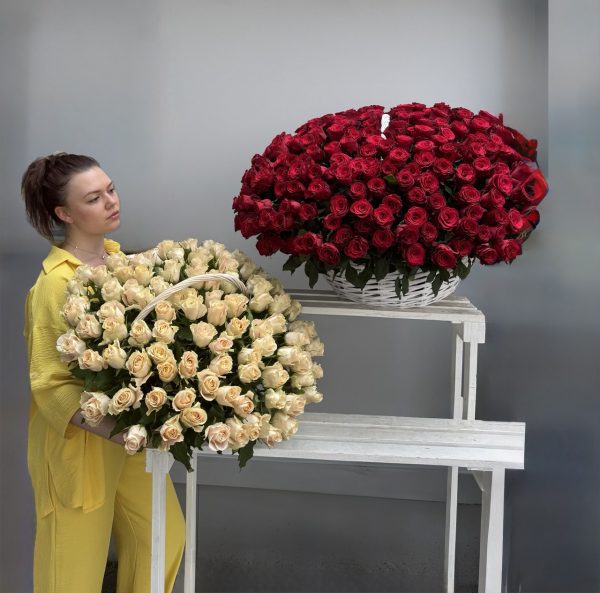 Шикарная корзина из 101 кенийской розы Шармант — изображение 4