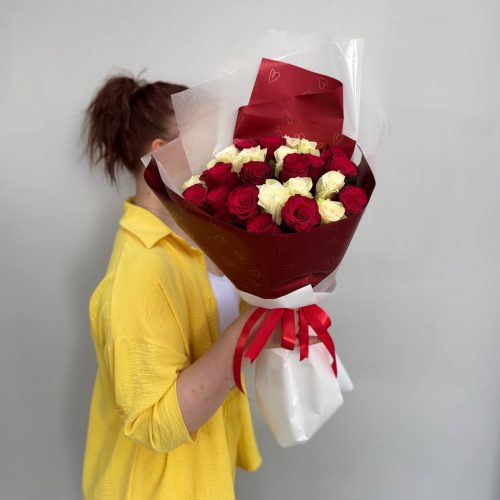 Букет-гигант из 25 роз Кения (размер S)