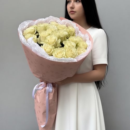 Букет из 25 белых роз Мондиаль Эквадор