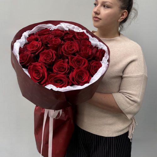 Букет из 25 бордовых роз Эксплоуэр