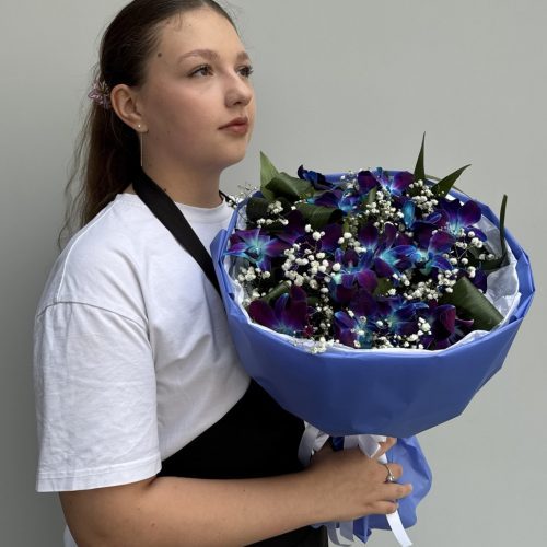 Букет из синих орхидей