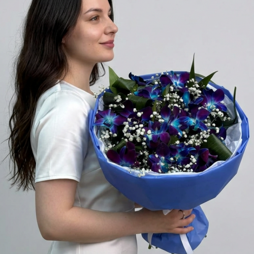 Букет из синих орхидей
