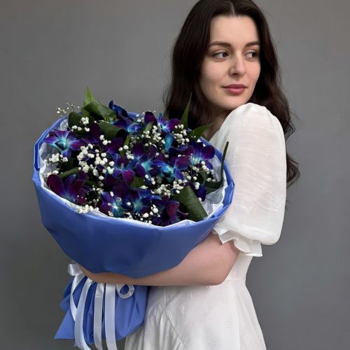 Букет из синих орхидей