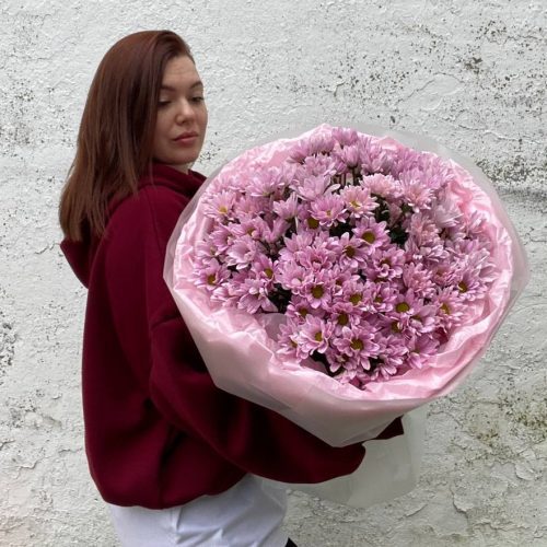 Букет из розовых кустовых хризантем