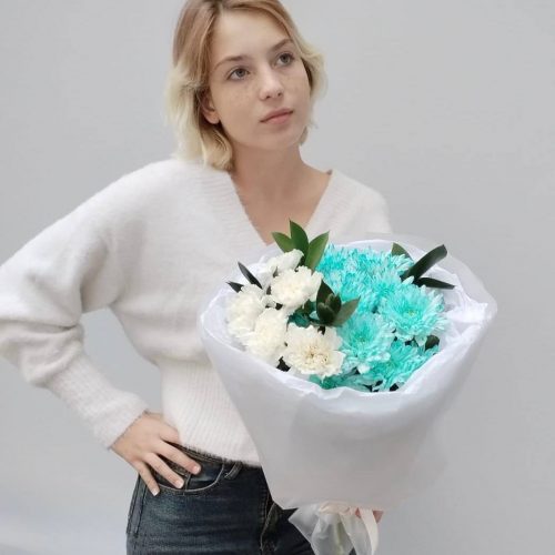 Букет хризантем с диантусами (размер M)