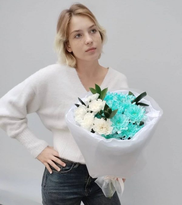 Букет хризантем с диантусами (размер M)