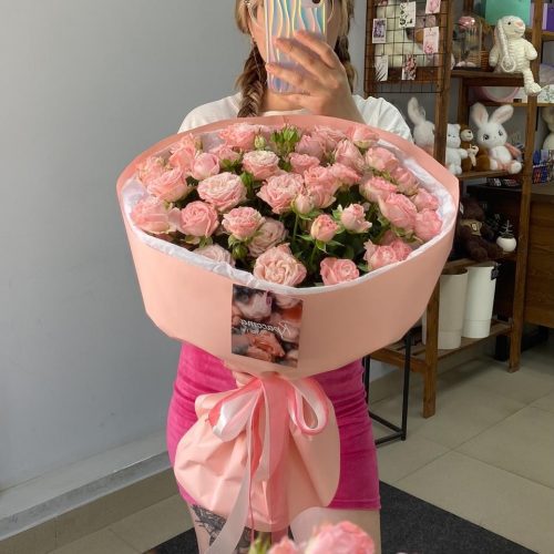 Букет из кустовых роз "Для прекрасной леди"