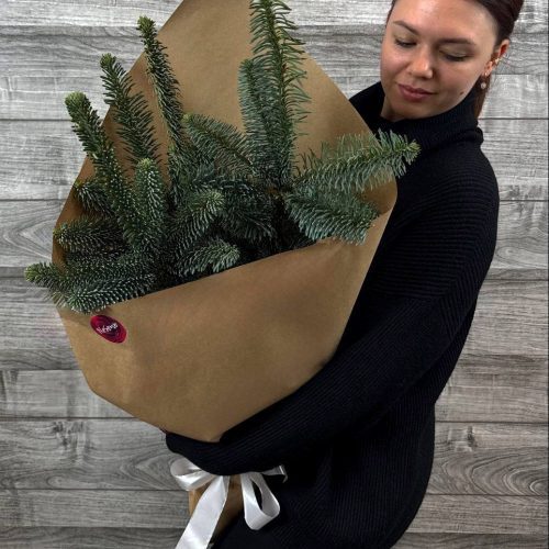 Новогодний букет из Нобилиса (размер M)