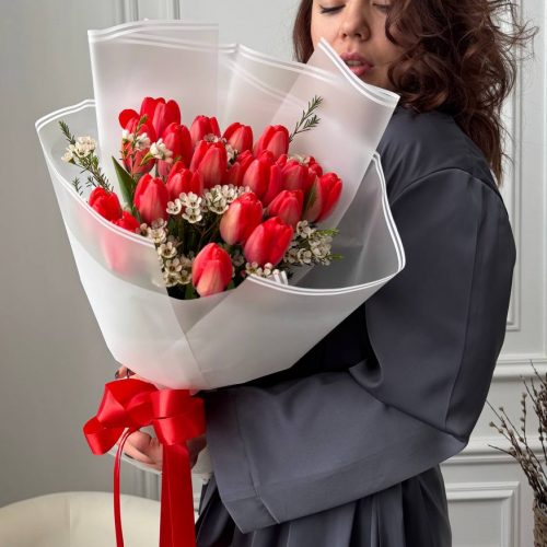 Букет "Алая страсть"