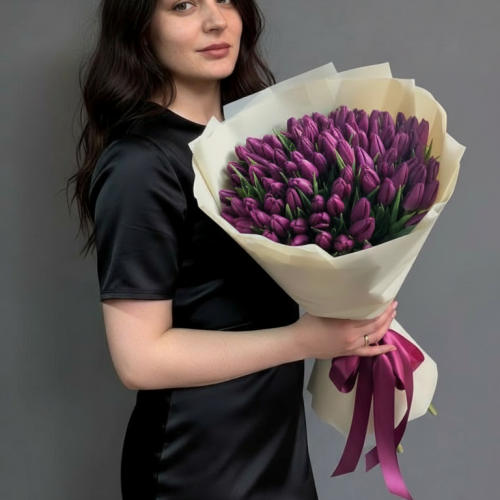 Букет из 75 фиолетовых тюльпанов (предзаказ)