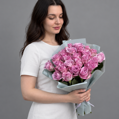 Букет из 25 розовых роз 1
